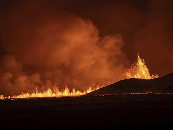 ifaisteio-islandia-ekrixi-6