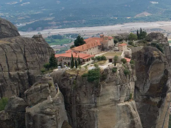 meteora-agia-triada