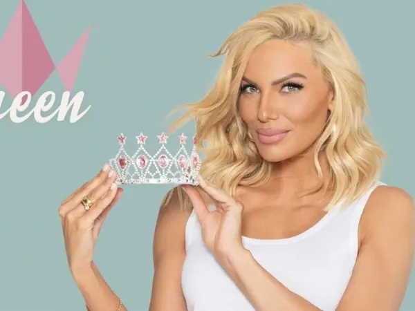 Η Ιωάννα Μαλέσκου στην εκπομπή «TV Queen»