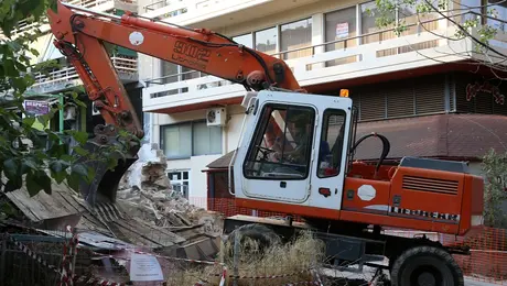 Εργασίες με εκσκαφέα