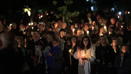 Κόσμος σε εκκλησία της Κέρκυρας για την Ανάσταση