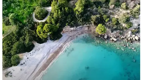 Η παραλία στο «Μονακό» της Ελλάδας